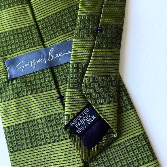 Geoffrey Beene 100% Silk Men’s Moss Green Neck Tie - Picture 5 of 5